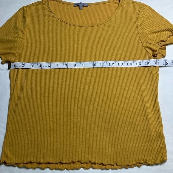 Charlotte Russe Mustard Ribbed Short Sleeved Tshirt, Juniors Size Medium - Picture 5 of 6